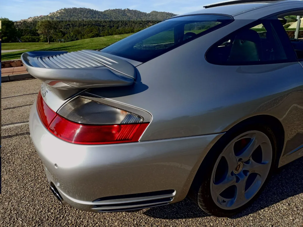Porsche 911 996 Carrera 4S 12