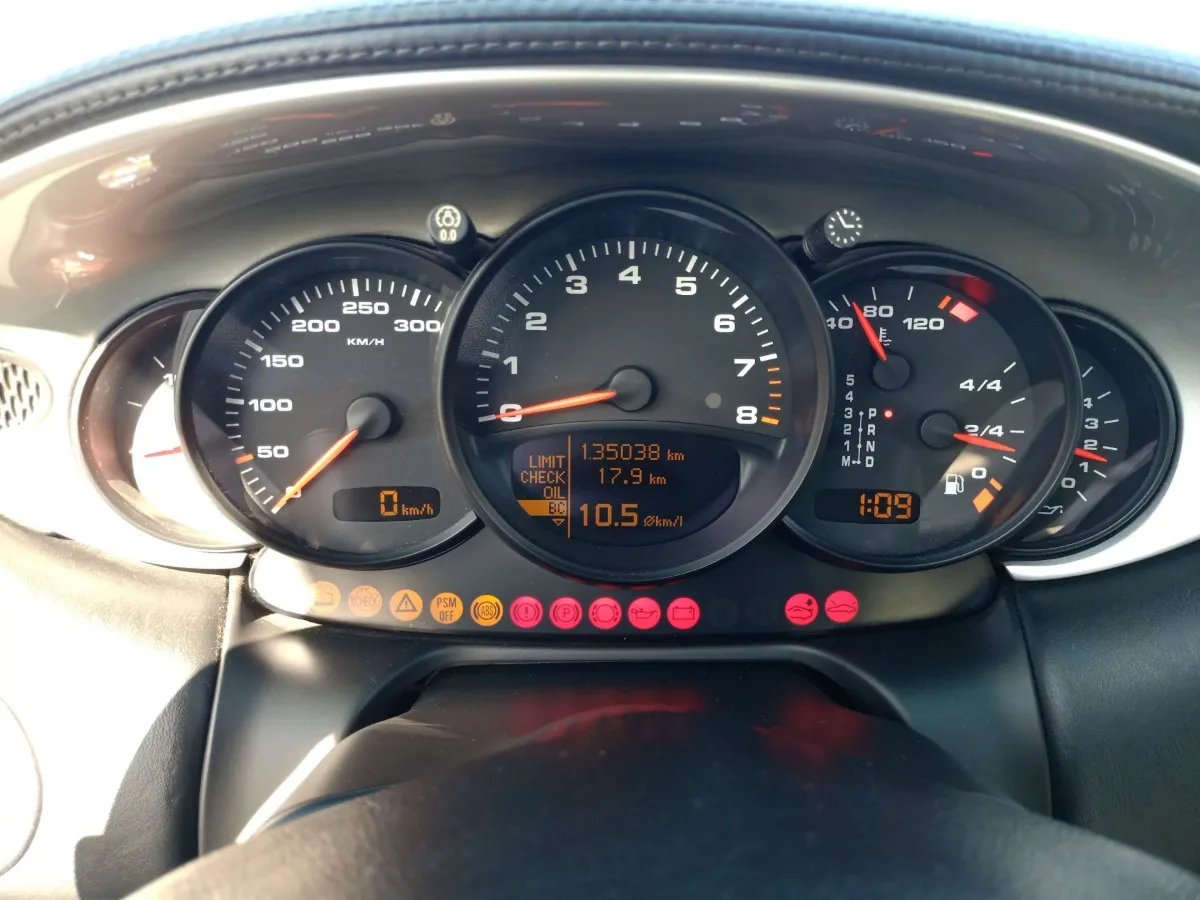 Porsche 911 996 Carrera 4S 49
