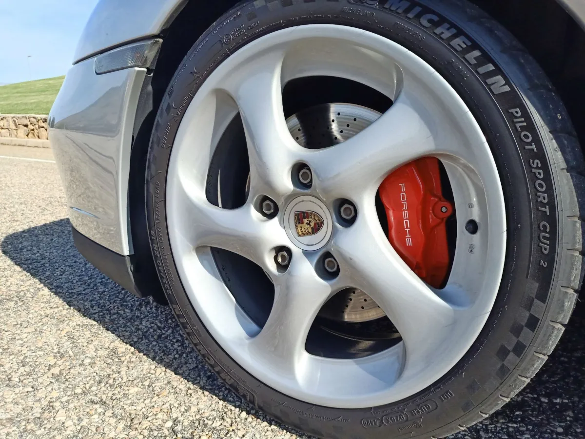 Porsche 911 996 Carrera 4S 9