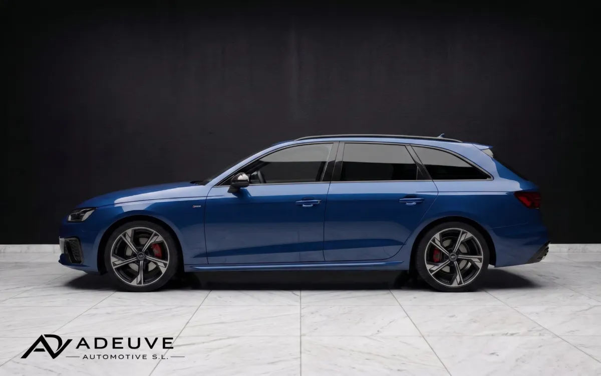 Audi A4 Avant Blackline 2