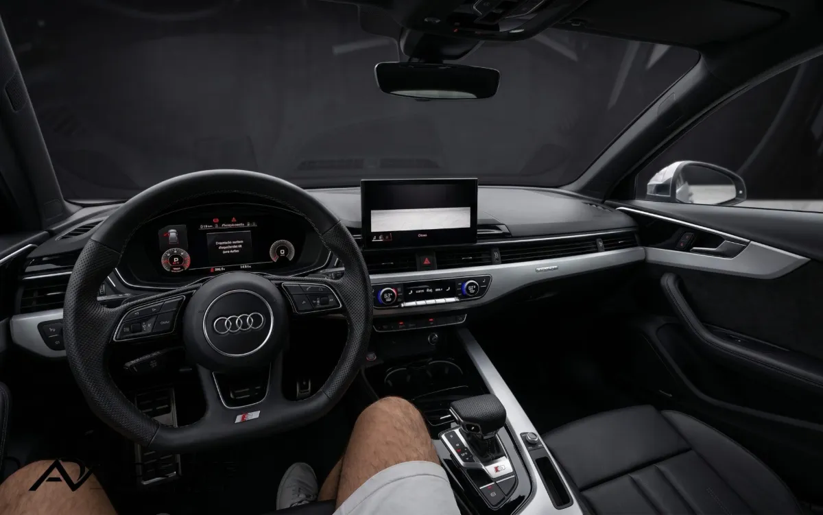 Audi A4 Avant Blackline 15